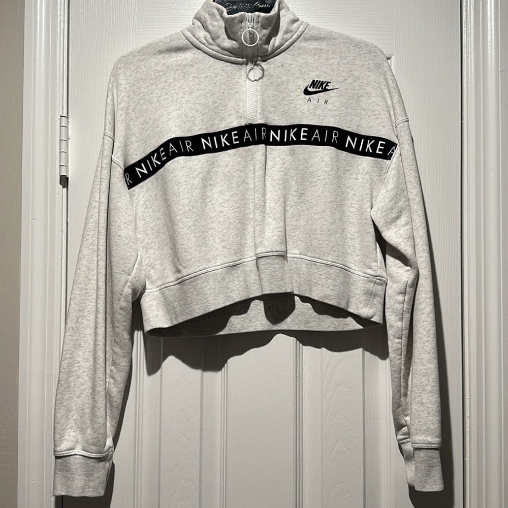 Nike cropped pullover